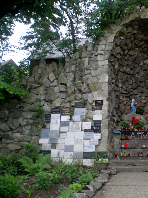 Jaskyňa Lurdskej Panny Márie Bratislava-Dúbravka